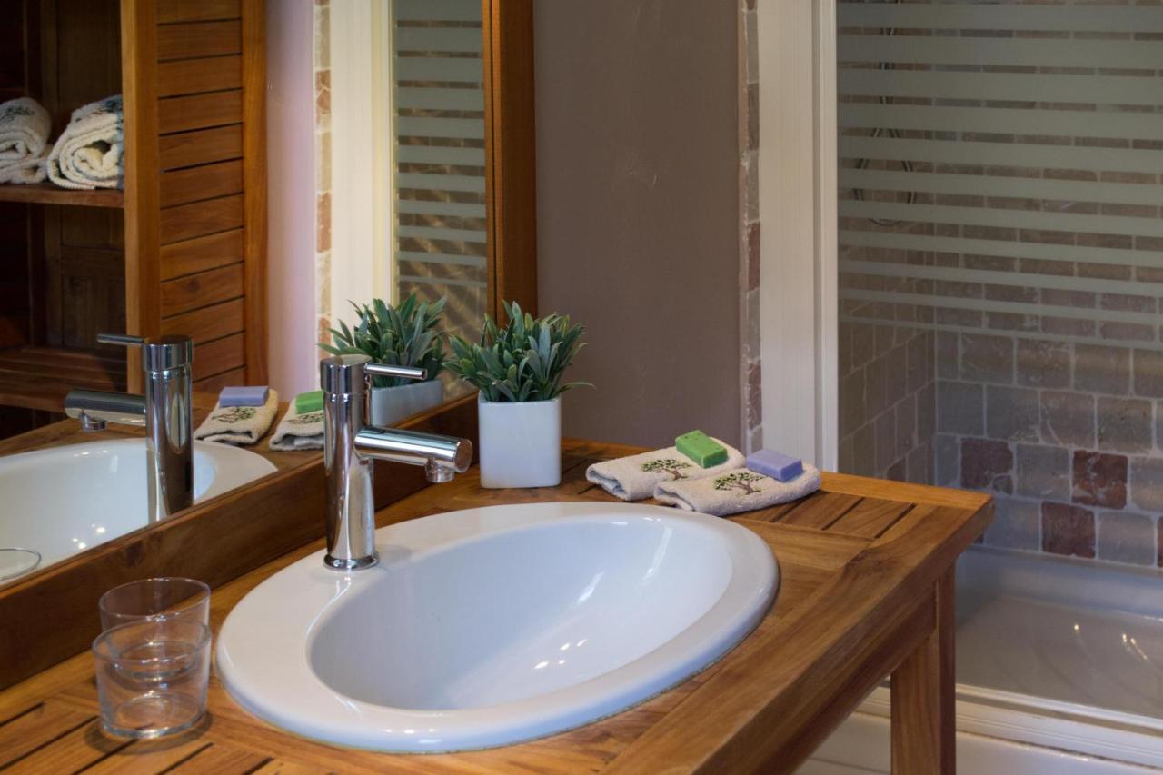 Le Bouquet De L Aromate Bed & Breakfast Joucas Exterior photo